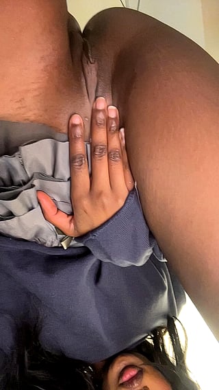 turned 18 this month is my pussy pretty enough? ^_^'