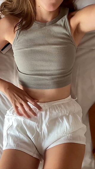 My puffy lips are waiting! - A steamy amateur encounter you can't resist'