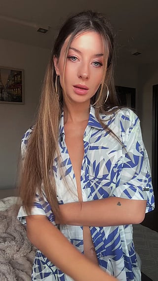 JuicyThighsLover1 Writhing in Pleasure: A Sensual Solo Adventure'