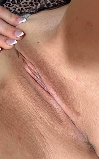 Daring Pussy Selfie: One Lick & You're Hooked'