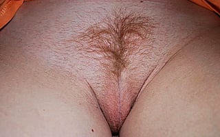 Good Morning, Darlings: A Steamy Pussy Selfie to Start Your Day'