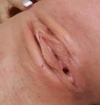 Lips to Kiss First: A Seductive Encounter'