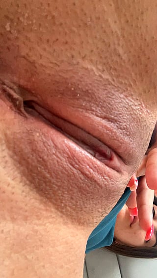 Eat, Fuck or Both? - A Sizzling Dilemma with a Voluptuous Amateur'