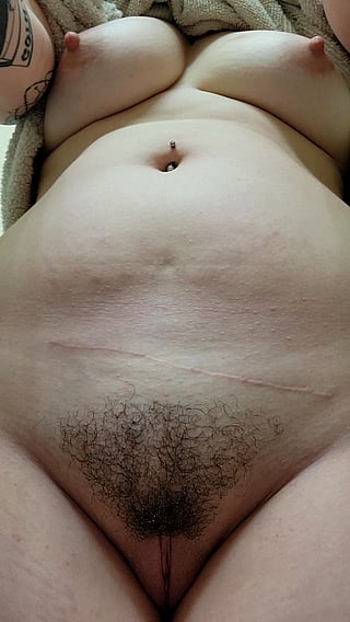 Juicy MILF Pussy Spread - Wet & Ready to Play | Loralie_love'