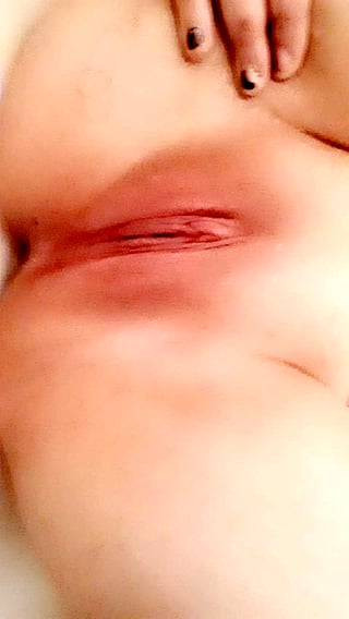 Juicy Pussy Perfection: Oofbot30000's Comeback Pic Will Leave You Throbbing'