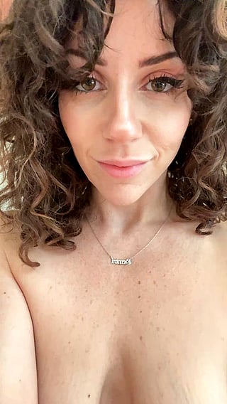 Hot MILF Spreads Her Tight Pussy for You - Amateur Pussy Perfection'