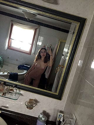 Sheyene Brown18 - Seductive Content Creator Ready to Tease'