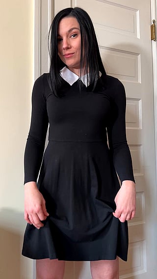 Bare & Bold: Goth MILF Flaunts Her Perfect Shaved Pussy with No Underwear!'