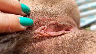 Seductive Mommy's Pussy Worship - A Close-Up Homemade Delight'