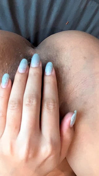 Smash or Pass? A Naughty Game of Desire with ButtonsBae'
