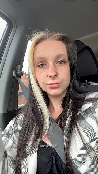 Steamy Car Hookup: DeeDeesaSlut Begs for a Wild Ride'