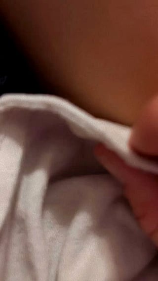 Juicy & Playful: CupofRae Flaunts Her Deliciously Plump Pussy'