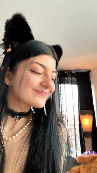 Seductive Kitty Tease: Jennassecret's GothPussy Adventure'